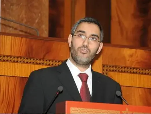 موظفو وزارة العماري يطالبون بالتحقيق في “تجاوزات” أحد المسؤولين بها