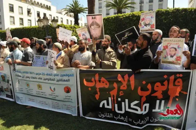 13 سنة على “16 ماي”.. اعتراف ملكي بالتجاوزات وإنصاف جزئي دون مصالحة