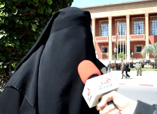 زوجة معتقل إسلامي: لدينا حقائق “تشكك” في حقيقة أحداث 16 ماي