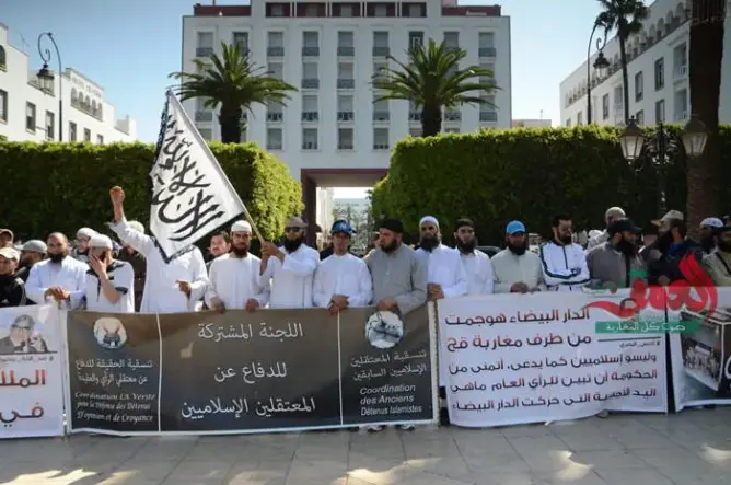 أسر معتقلي “السلفية” تطالب بإعادة فتح تحقيق نزيه في أحداث 16 ماي