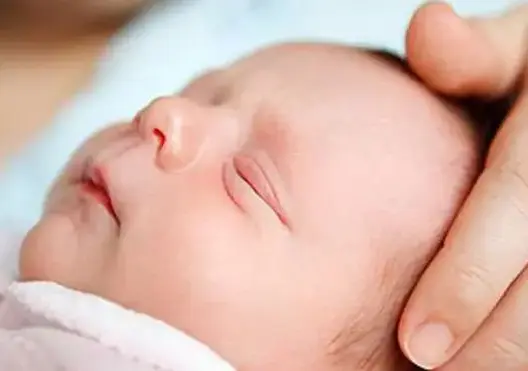 سلوفاكية تخفي جثة مولودها لعامين في الثلاجة