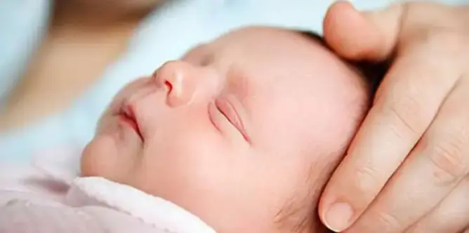 سلوفاكية تخفي جثة مولودها لعامين في الثلاجة