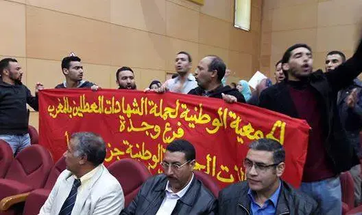 معطلو وجدة يقتحمون مقر اجتماع تحضره الوزيرة فاطمة مروان