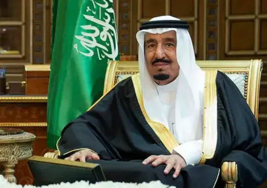 العاهل السعودي يجري تعديلات وزارية ضخمة ويعيد هيكلة الحكومة