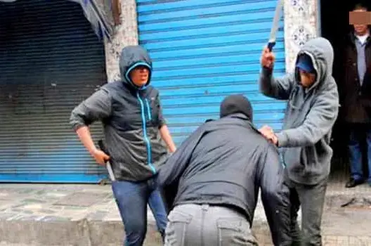 اقتتال بالسيوف بطنجة يخلف 4 إصابات خطيرة اثنان نُقلا بالمروحية للرباط
