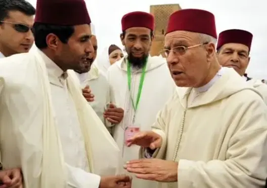 قالت الصحف: الأراضي المحبسة والصدقات الجارية تجر وزارة التوفيق إلى القضاء