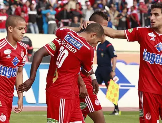 الوداد يستعيد الصدارة بفوزه على وجدة والحكم يقسو على الأخير