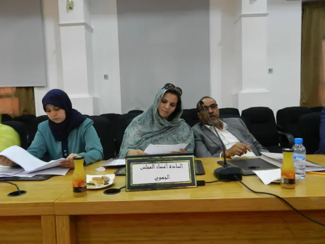 “البيجيدي” يطرد زوج مستشارته التي التحقت بتحالف “البام” بجهة الداخلة