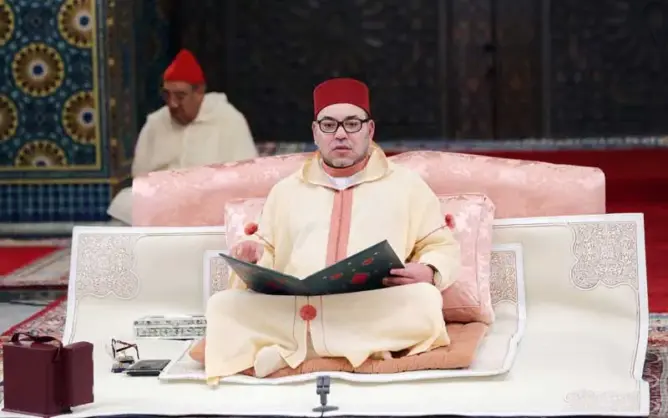 الملك يترأس بالبيضاء درسا حسنيا عن “البيئة والإنسان في رعاية الشريعة الغراء”