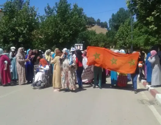مساعدات غذائية خليجية تثير غضب سكان آزرو على باشا المدينة