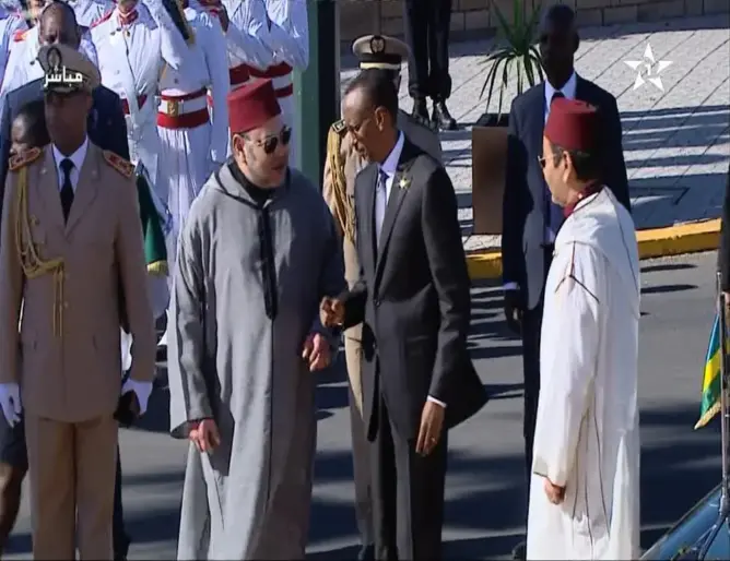 الملك يوشح رئيس رواندا بأرفع وسام يمنحه المغرب