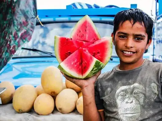 البطيخ .. منعش لكنه مضر لمن يعاني ضعف المثانة