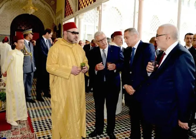 بن كيران: أنا من كان وراء حذف عبارة “شخص الملك مقدس” من الدستور
