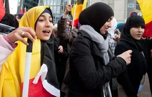 فتوى للطلبة بقضاء أيام الصيام بعد الامتحانات في بلجيكا