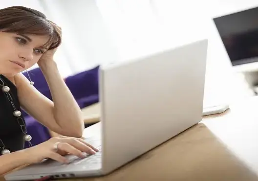 دراسة: الوظيفة المملّة قد تؤدي للموت الدماغي