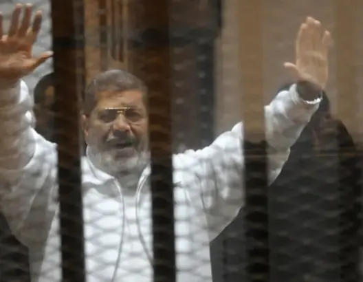 قضاء مصر يحكم بإعدام 6 متهمين والمؤبد للرئيس المخلوع مرسي