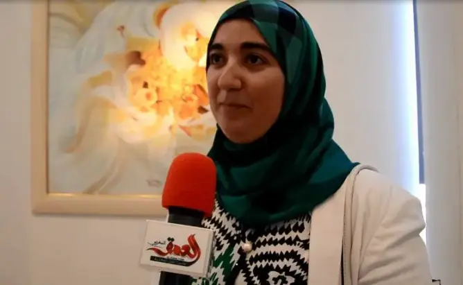 الفنانة فاطمة الشعباني تقيم معرضا للفن الإسلامي بلمسة أنثوية