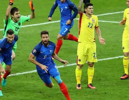 الديوك يفوزون على  رومانيا في افتتاح اليورو