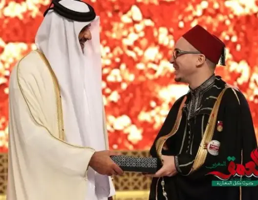 أمير قطر يكرّم طالبا مغربيا متفوقا