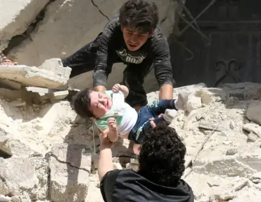 غارات الأسد وبوتين تخلف 65 قتيلا جديدا في حلب