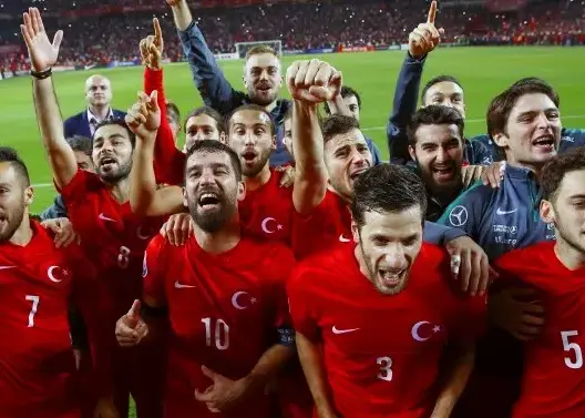 جدل صيام اللاعبين يعود إلى “يورو 2016” بفرنسا