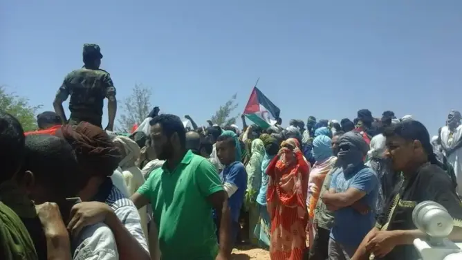 الأمن يمنع نشطاء بالسمارة من أداء صلاة الغائب على زعيم “البوليساريو”