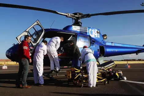 نقل شخصين بمروحية طبية إلى مركزين استشفائيين بالعيون وأكادير