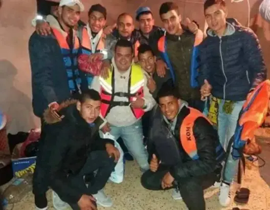 13 مغربيا في عداد المفقودين بعد غرق عبَّارَة تحمل المئات من المهاجرين