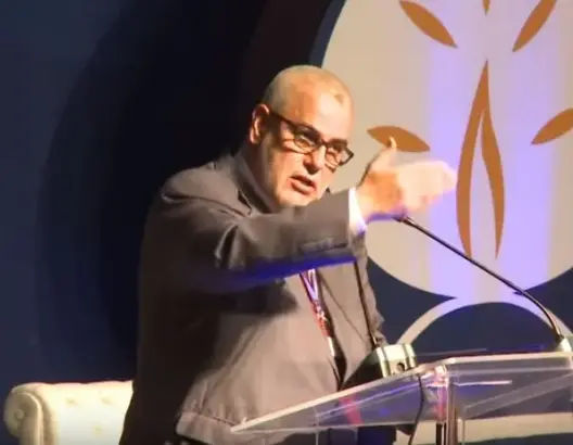 ابن كيران: مارست السياسة بـ “سذاجة” وإذا قلت كل شيء “يعلم الله فين غنوليو”