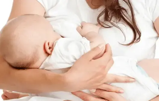“اليونسيف” تدعم نشر صور الرضاعة الطبيعية عبر الانترنت