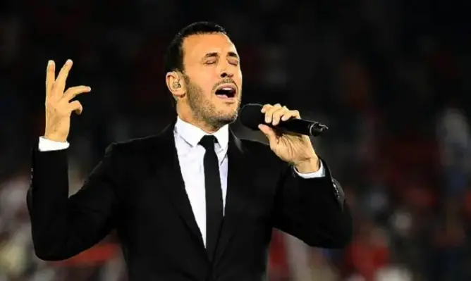 “القيصر” يغني للحب والسلام على مسرح قرطاج
