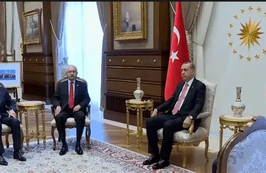 أردوغان وقادة المعارضة يتفقون على مكافحة “غولن” و”بي كا كا”