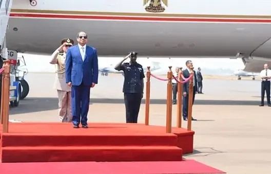 إهانة.. السيسي لم يجد أحدا في استقباله أثناء زيارته لرواندا