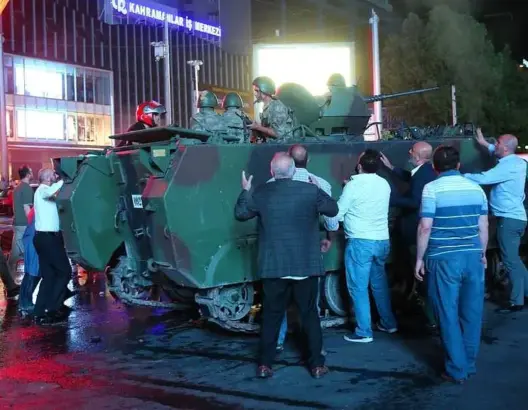 هكذا تفاعل سياسيون مغاربة مع محاولة الانقلاب في تركيا