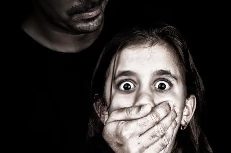 كيف أحمي طفلي من التحرش الجنسي؟