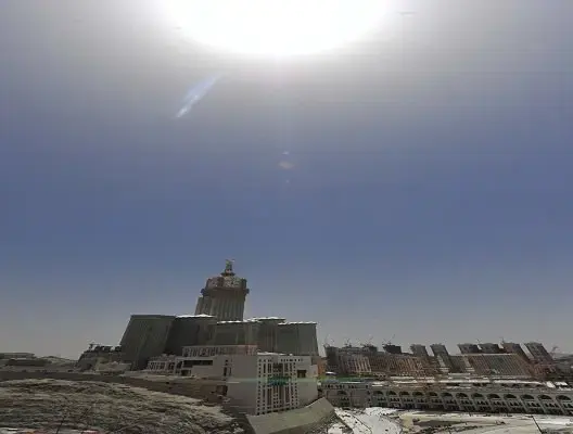 الشمس تتعامد مجددا فوق الكعبة المشرفة لحظة آذان صلاة الجمعة