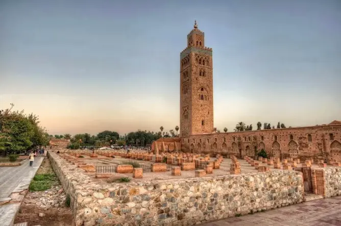 مشروع متطور للإنارة العمومية بمراكش والداخلية تراقبه لتعميمه بالمدن
