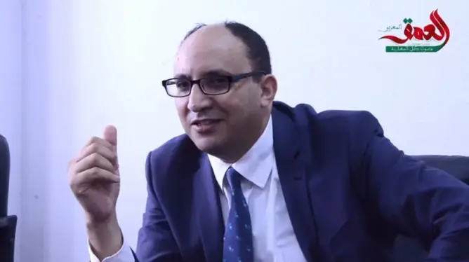طارق: نقل مؤسستين من صلاحيات بن كيران إلى الملك يناقض روح الدستور