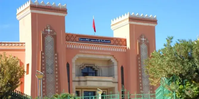 موظف بعمالة زاكورة يشتكي من تنقيل “سياسي” من طرف العامل