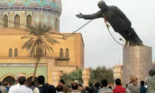 بالفيديو .. محطم تمثال صدام حسين نادم على فعلته