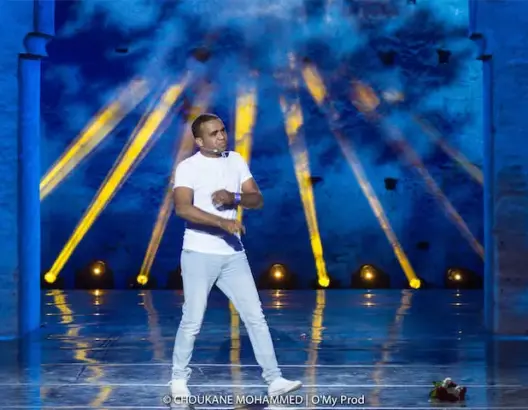 بالفيديو.. باسو ينقذ مهرجان مراكش للضحك من “الفشل”