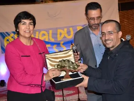 مهرجان “طاطسا” بأكادير يكرم الكوميدي حسن عليوي