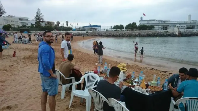 الإفطار على الشاطئ.. استجمام بنكهة رمضان