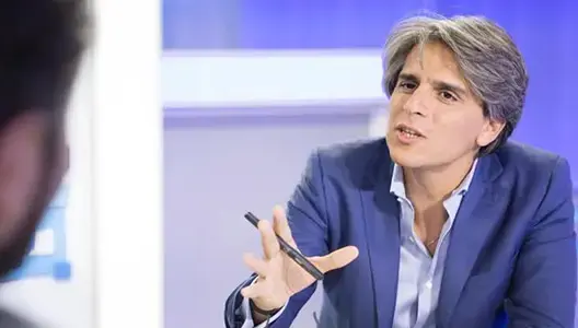 بعد مومو والمراكشي.. مدير “ميدي 1” يوقف مقدم “60 دقيقة للفهم”