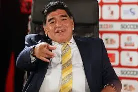 مارادونا يعترف بابن له بعد انكار 30 عاما