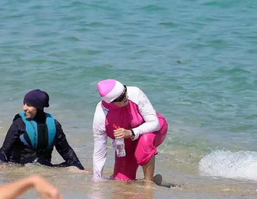 “إيسيسكو” تشيد بقرار مجلس فرنسا إلغاء حظر”البوركيني”