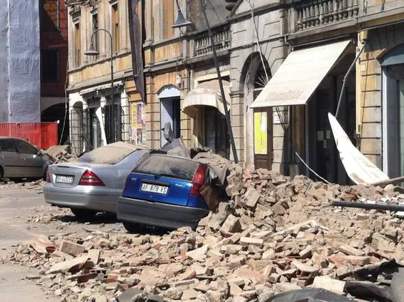 ارتفاع عدد قتلى الزلزال الذي ضرب وسط إيطاليا إلى 38 شخصا