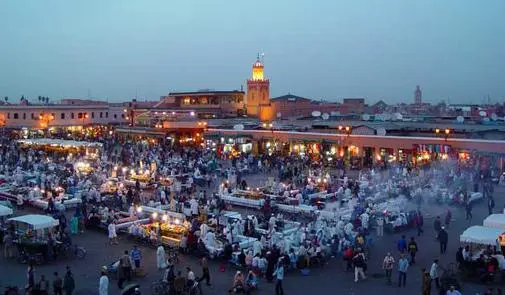 تسمم عائلة بسبب وجبة عشاء بساحة جامع الفنا