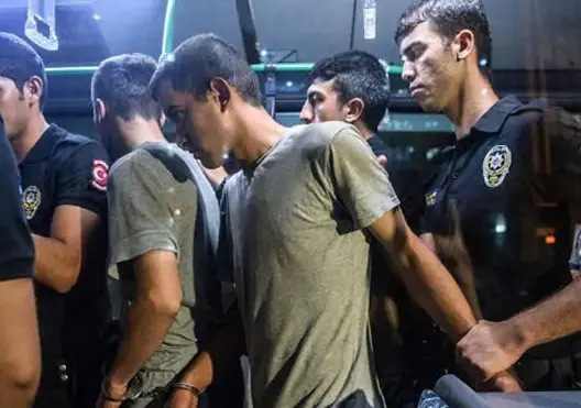 الانقلابيون يدفعون تركيا للإفراج عن 38 ألف من سجناء الحق العام