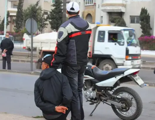 أمن سلا يلقي القبض على مجرم رفقة كلبه الشرس
